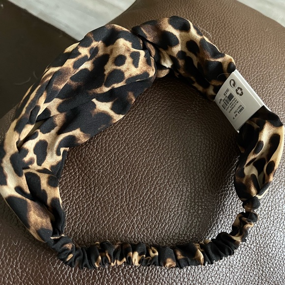 NWT cheetah headband